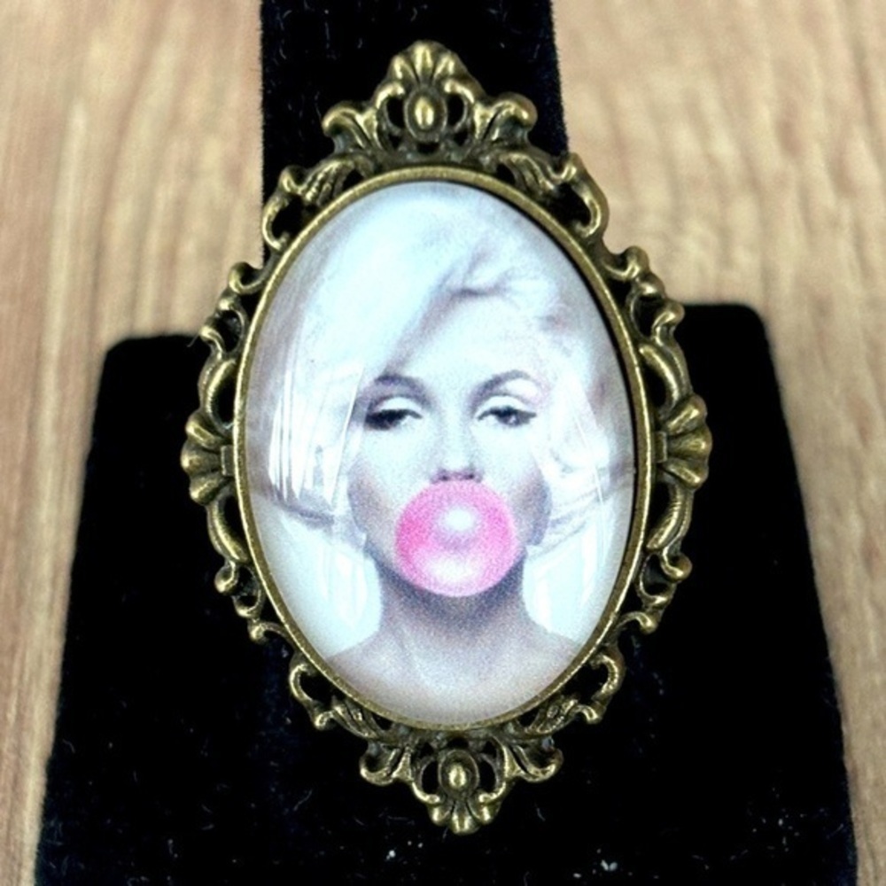 Handmade Marilyn Monroe Adjustable Ring, NWT, Antique Style